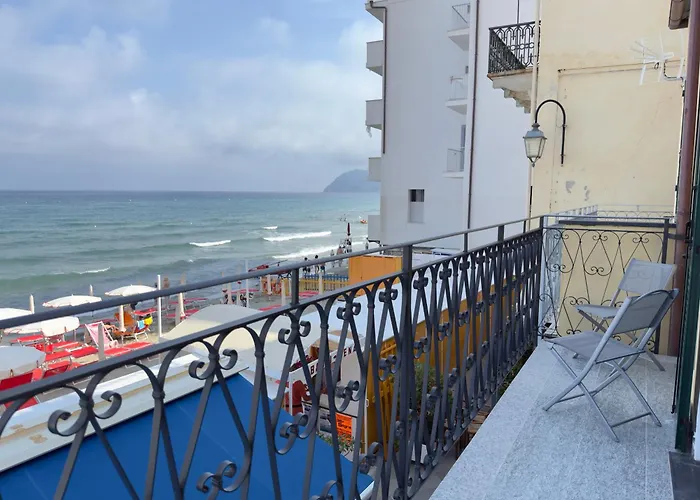 Apartment Exclusivity, Luxury And Sea View With 2 Bedrooms Alassio