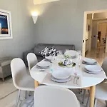 Exclusivity, Luxury And Sea View With 2 Bedrooms Apartamento Alassio