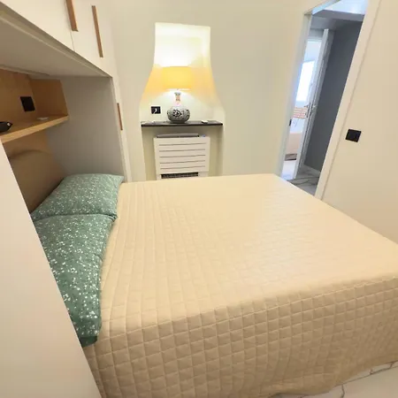 Apartment Exclusivity, Luxury And Sea View With 2 Bedrooms Alassio