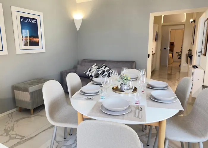 Exclusivity, Luxury And Sea View With 2 Bedrooms Appartamento Alassio